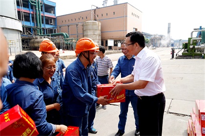 谭光军慰问001.jpg