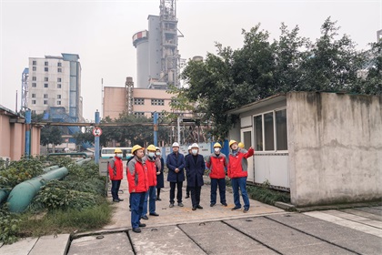 潘建华调研02.JPG