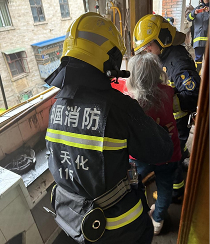 开宝体育官网消防救护中心成功处置民房火灾事故