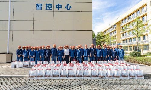 泸州市总工会副主席郑智带队赴开宝体育官网开展高温慰问