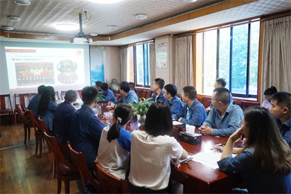 开宝体育官网股份公司团委召开年中工作总结暨读书分享会