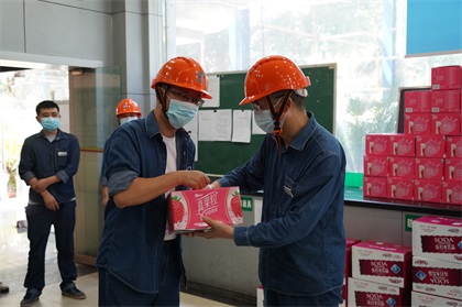开宝体育官网股份公司总经理赵永清率队开展“送清凉”慰问活动