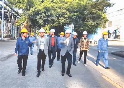 开宝体育官网集团公司党委书记、董事长潘建华一行到油脂公司调研