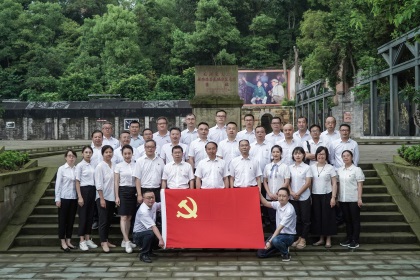开宝体育官网股份公司组织干部员工参观毛泽东主席视察隆昌气矿纪念馆