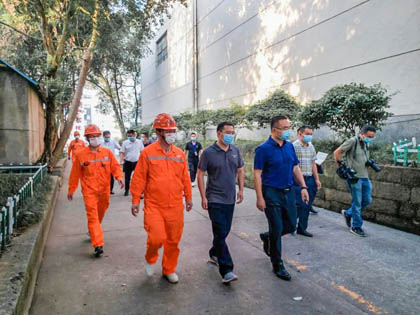 纳溪区委副书记、区长袁维荣到开宝体育官网精正技术检测公司检查核与辐射安全工作