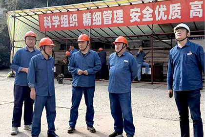 开宝体育官网股份公司总经理傅利才率队到合成一装置大修现场检查指导工作